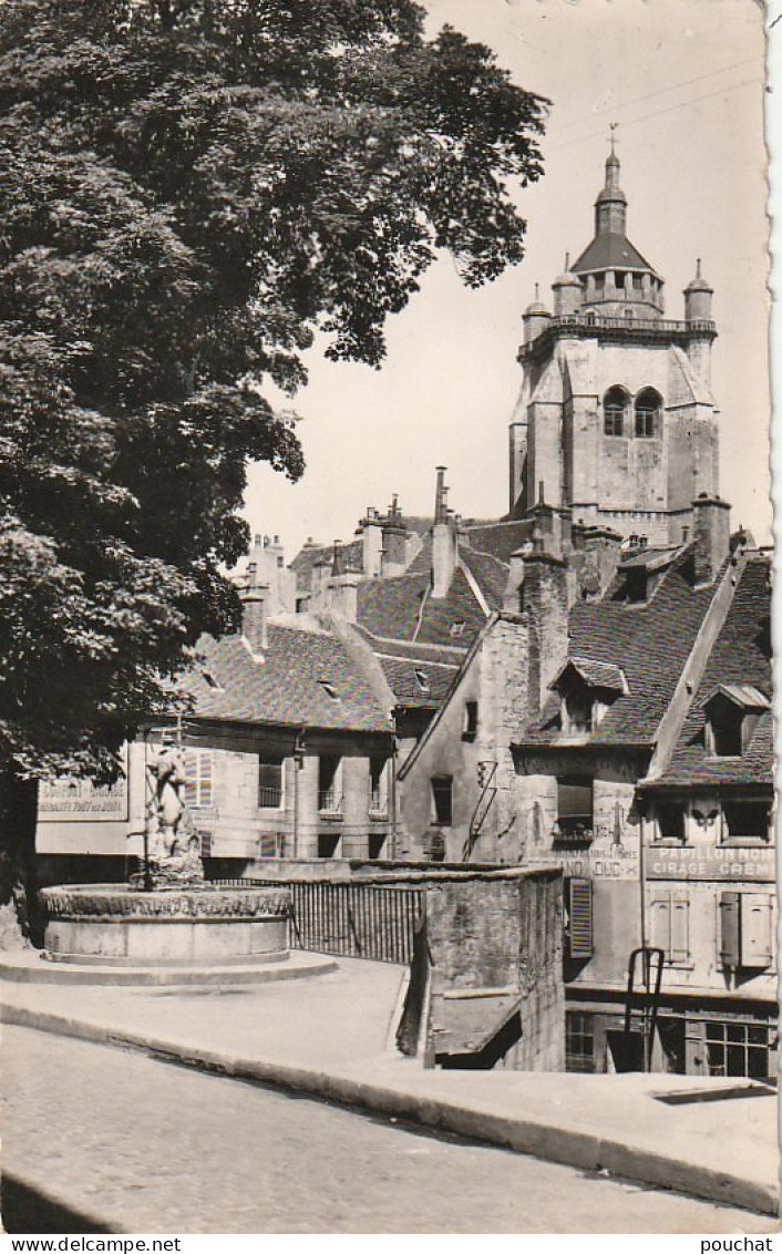 DE 17 -(39 ) DOLE  -  PLACE AUX FLEURS  - 2 SCANS - Dole