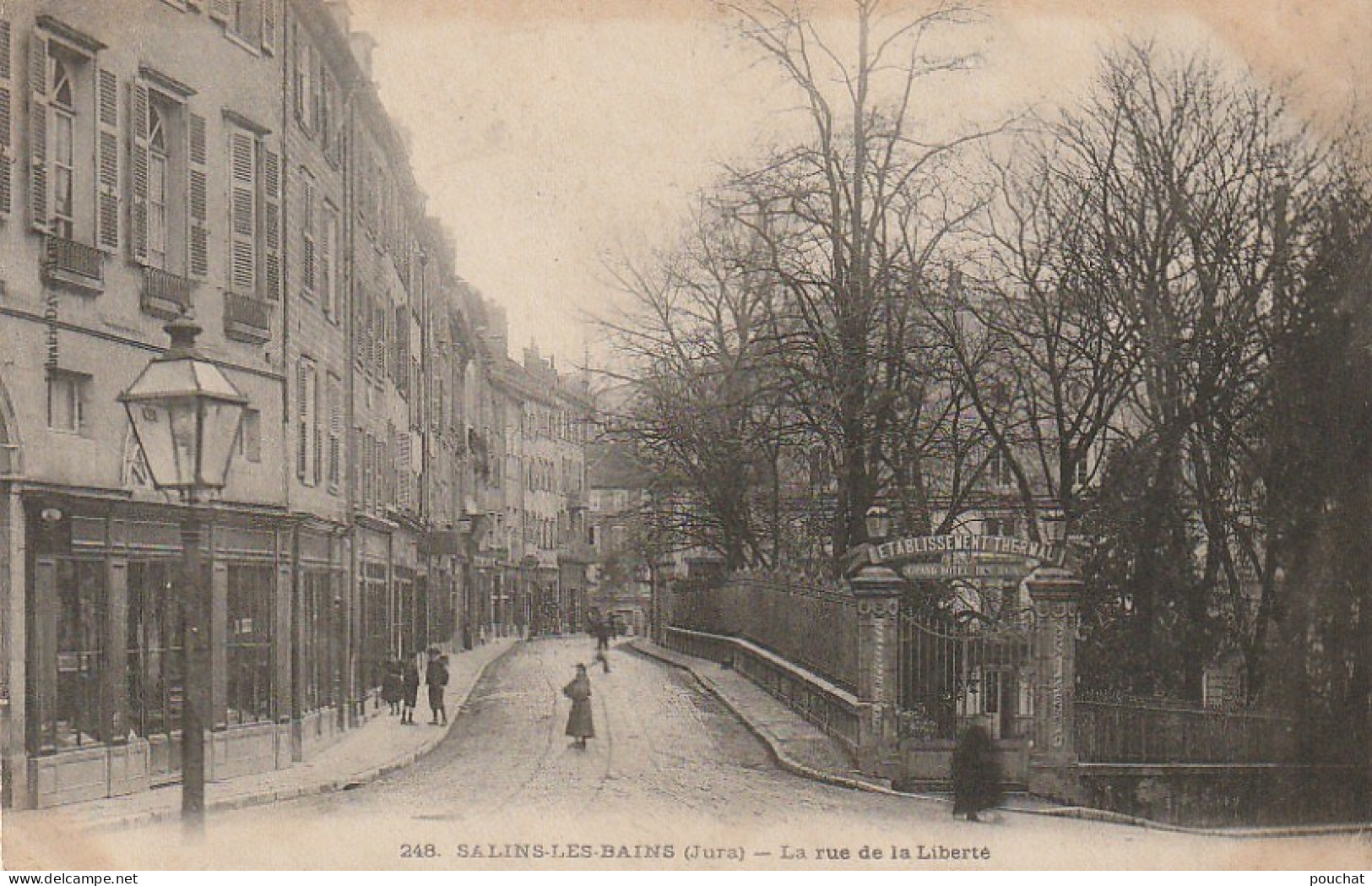 DE 17 -(39 ) SALINS LES BAINS  -  LA RUE DE LA LIBERTE  - ETABLISSEMENT THERMAL - 2 SCANS - Autres & Non Classés