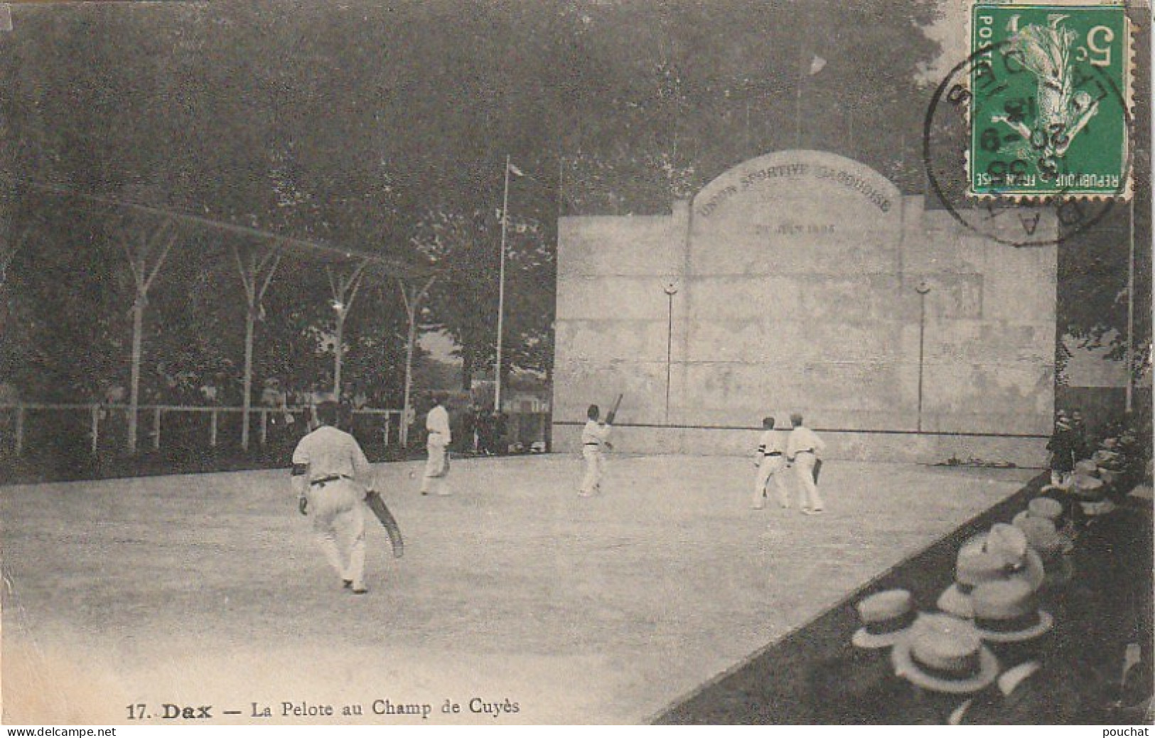 DE 18 -(40) DAX -  LA PELOTE AU CHAMP DE CUYES   -  PELOTARIS DEVANT LE FRONTON - 2 SCANS - Dax