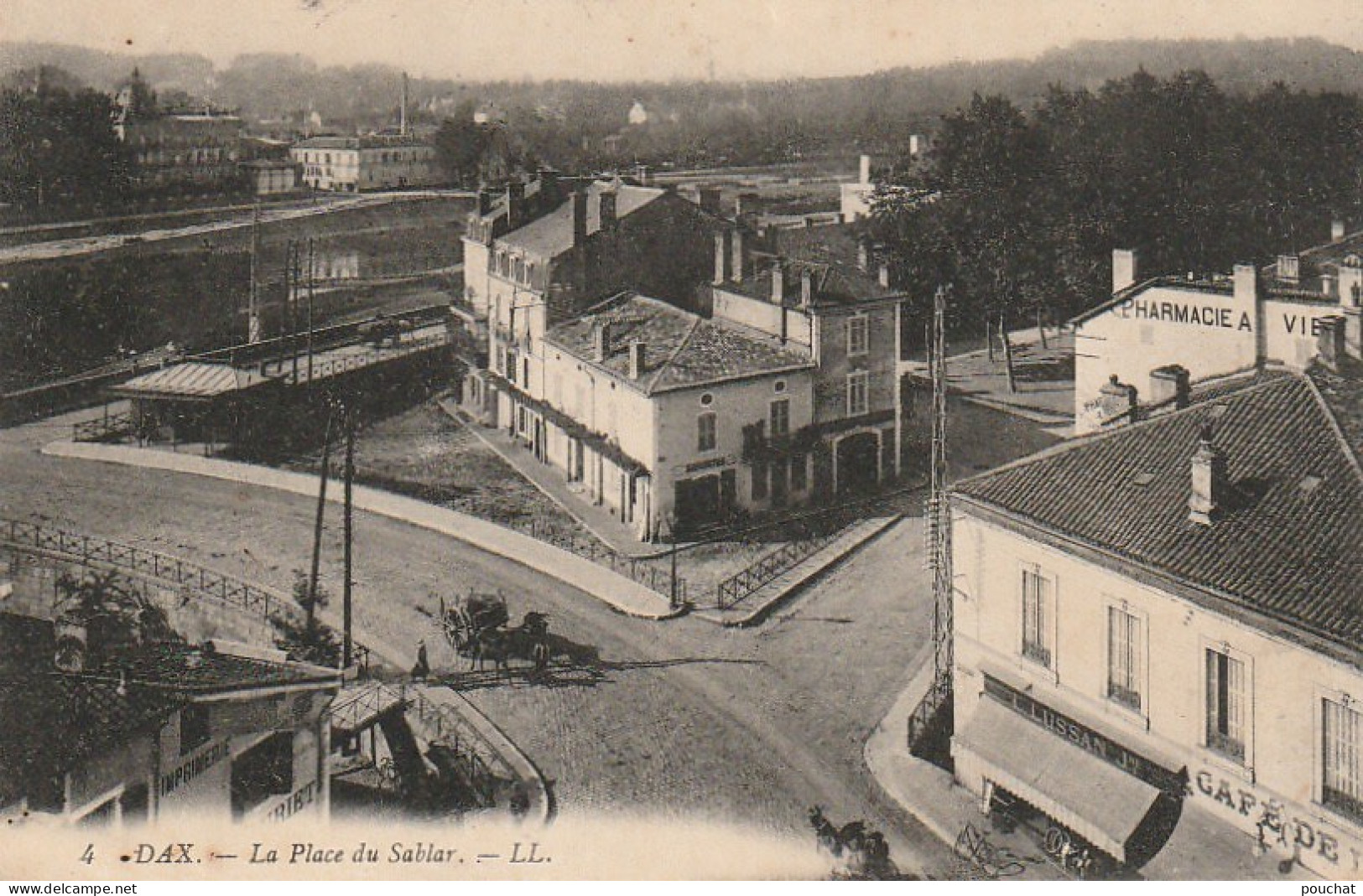 DE 22 -(40) DAX  -  LA PLACE DU SABLAR  - PHARMACIE , CAFE  -  2 SCANS - Dax