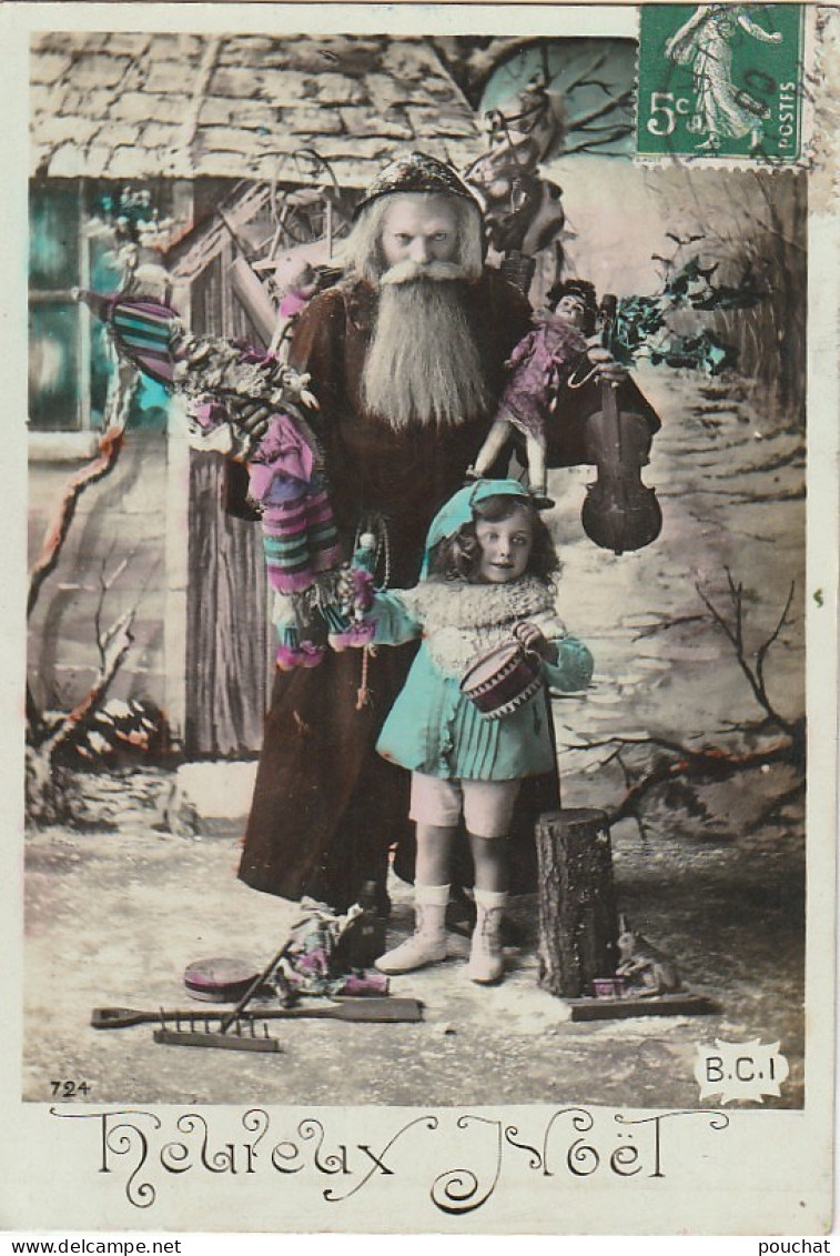 DE 2 - " HEUREUX NOEL "  - PERE NOEL ET ENFANT AVEC ARLEQUIN , POUPEE , VIOLON, TAMBOUR... -  2 SCANS - Santa Claus