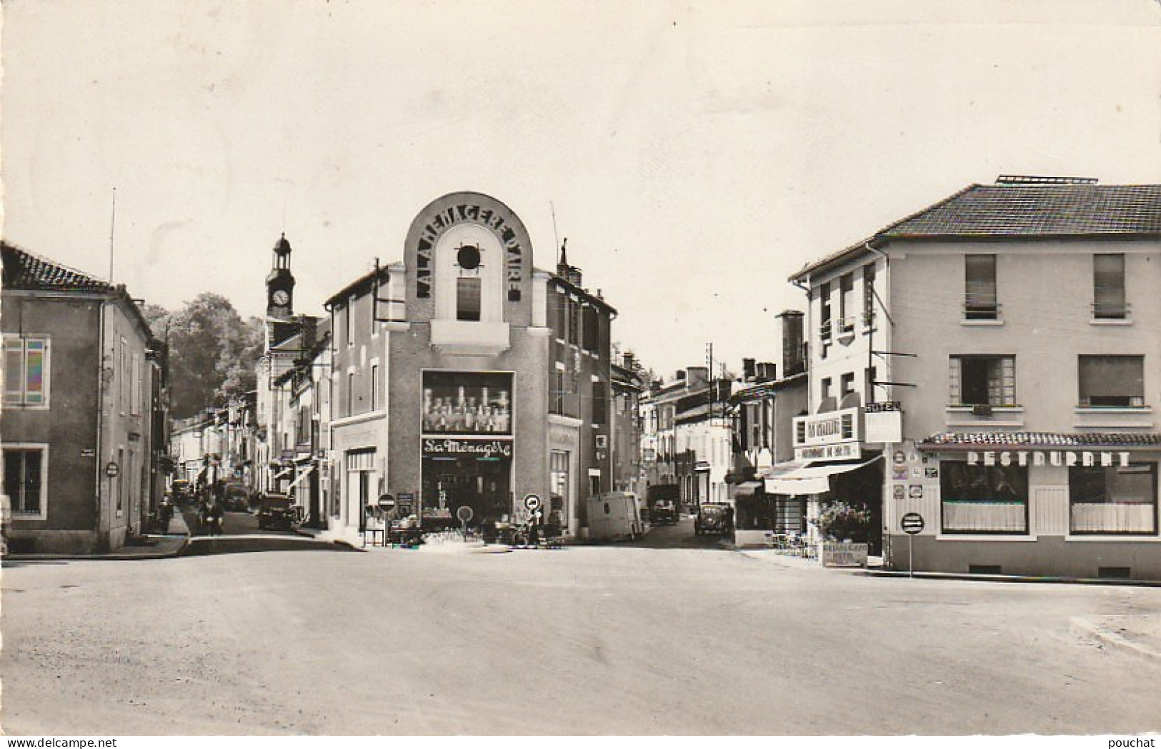 DE 24 -(40) AIRE SUR L'ADOUR  - ENTREE DE LA VILLE - RUE GAMBETTA - RUE CARNOT- COMMERCES  -  2 SCANS - Aire