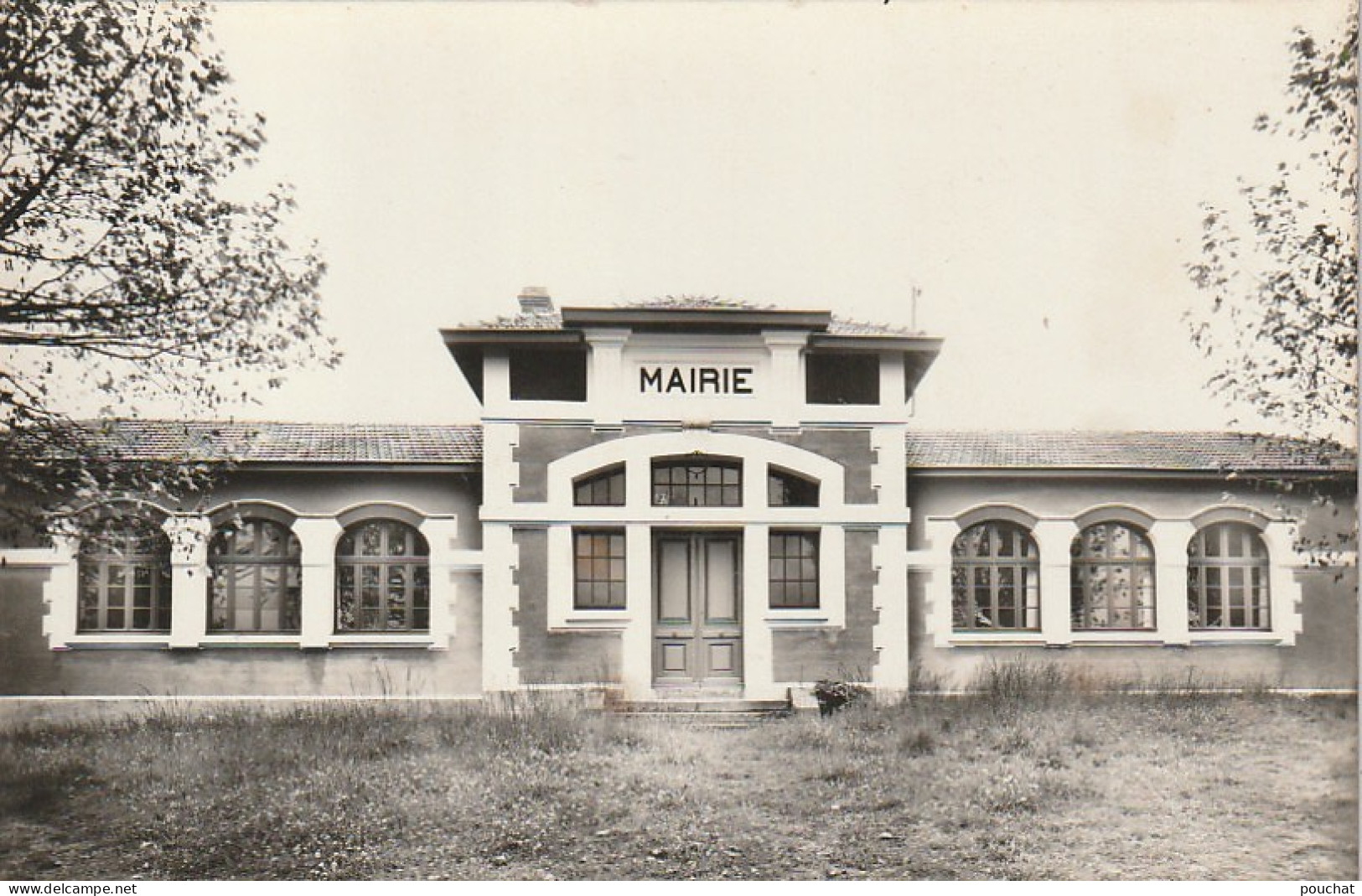 DE 24 -(40) BAIGTS  -  LA MAIRIE ET LES ECOLES   -  2 SCANS - Autres & Non Classés