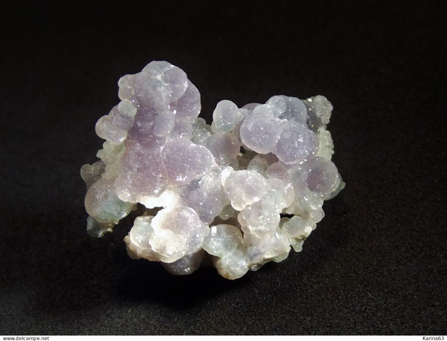 Quartz Var. Chalcedony - Grape Agate  (2 X 1.5 X 1 Cm ) Mamuju - West Sulawesi Province - Indonesia - Minerali