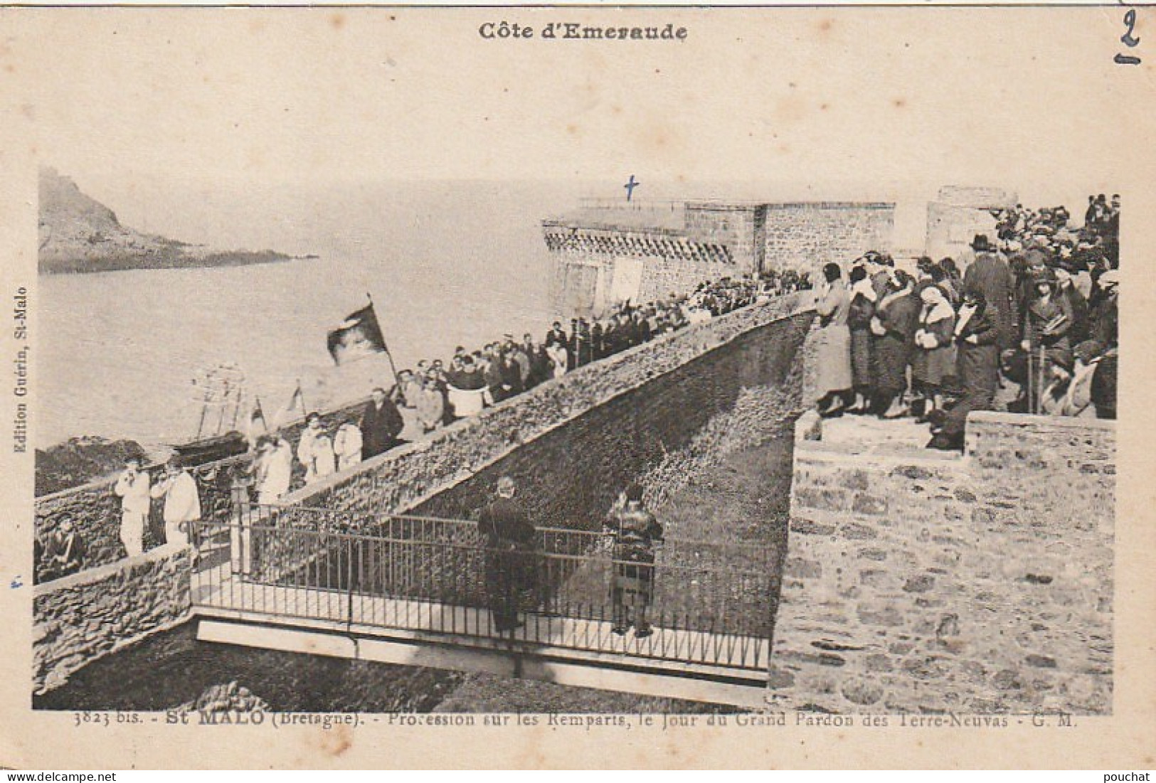 DE 9 -(35) SAINT MALO - PROCESSION SUR LES REMPARTS , LE JOUR DU GRAND PARDON DES  TERRE NEUVAS  -  2 SCANS - Saint Malo