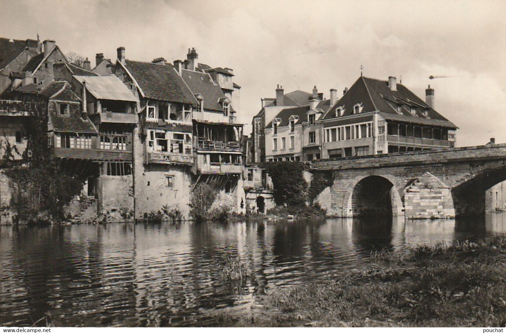 DE 10 -(36) ARGENTON  SUR CREUSE  -  LES VIEILLES GALERIES  SUR LES BORDS DE LA CREUSE -  2 SCANS - Otros & Sin Clasificación