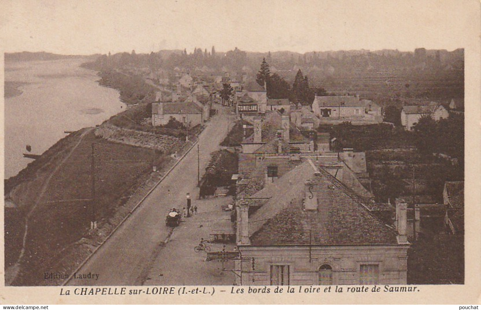 DE 12 -(37) LA CHAPELLE SUR LOIRE  -  LES BORDS DE LA LOIRE ET LA ROUTE DE SAUMUR - VUE GENERALE - 2 SCANS - Autres & Non Classés