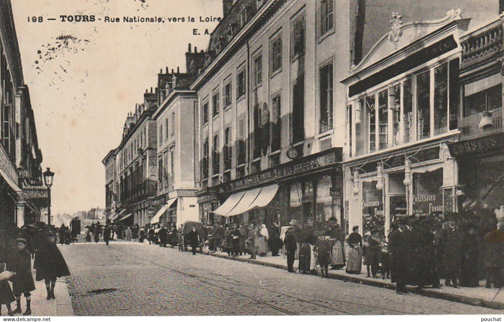 DE 12 -(37) TOURS  -  RUE NATIONALE , VERS LA LOIRE - ANIMATION -  COMMERCES  - TAMPON  9e DE  C.O.A - 2 SCANS - Tours