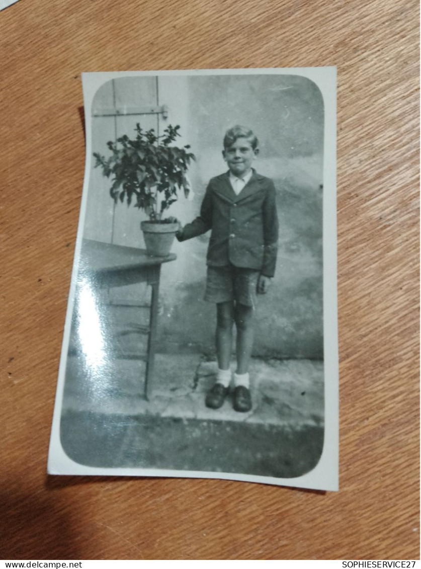 561 // PHOTO ANCIENNE 5 X 8 CMS / JEUNE GARCON - Anonyme Personen