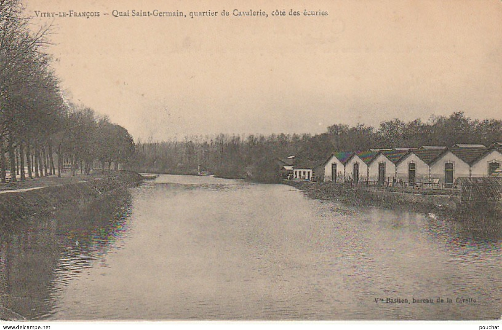 EP 24 -(51) VITRY LE FRANCOIS  -  QUAI  SAINT GERMAIN , QUARTIER DE CAVALERIE , COTE DES ECURIES  -  2 SCANS - Vitry-le-François