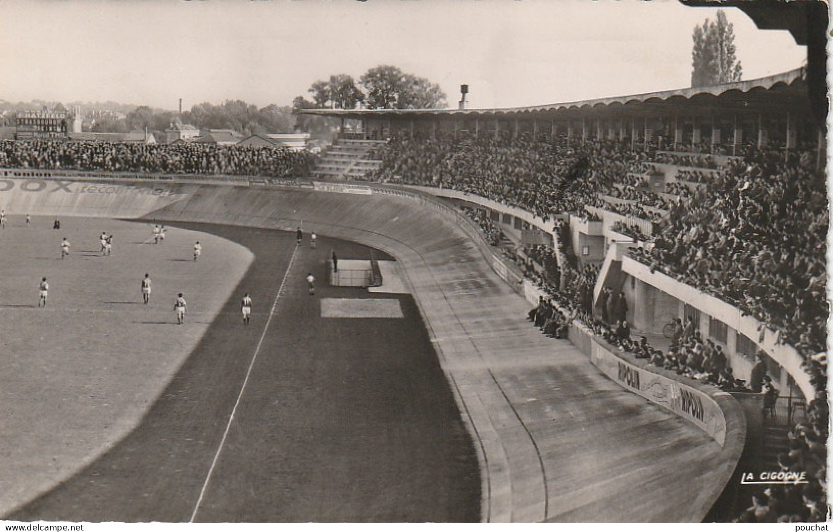 EP 25 -(51) REIMS - LE STADE ET LES TRIBUNES - MATCH FOOTBALL  : REIMS CONTRE STRASBOURG  -  2 SCANS - Voetbal