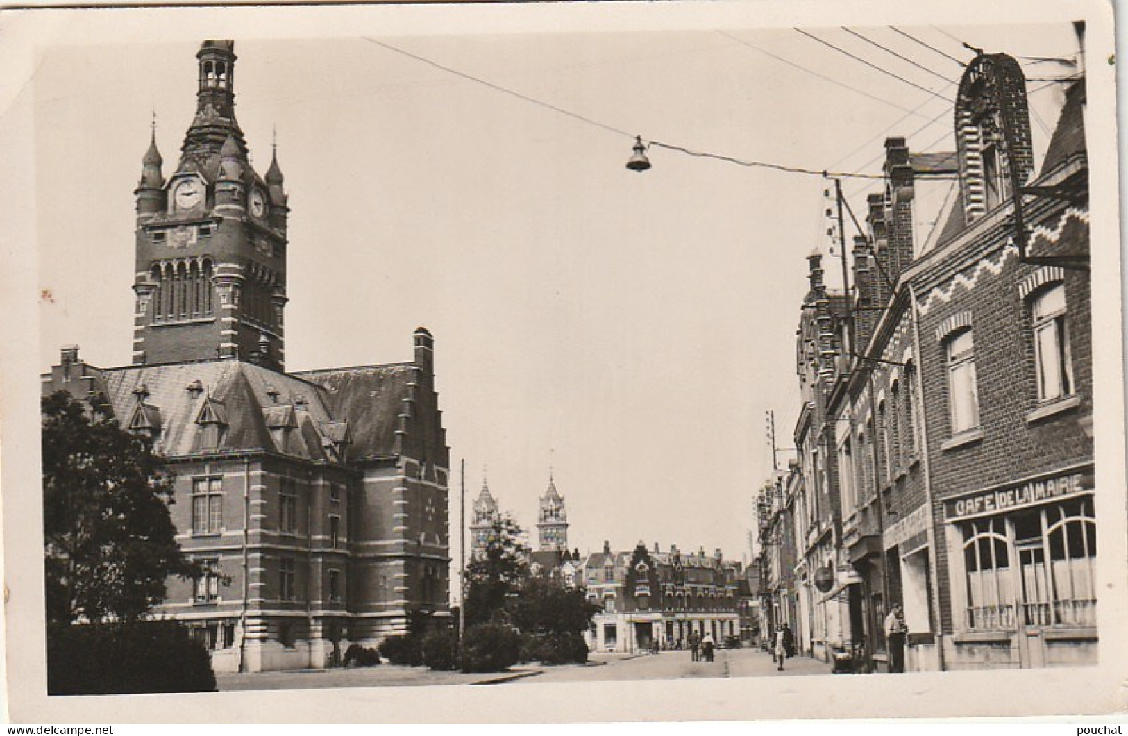 FI 26 -(59) MERVILLE  -  L'HOTEL DE VILLE ET LA PLACE  - CAFE DE LA MAIRIE  - 2 SCANS - Merville