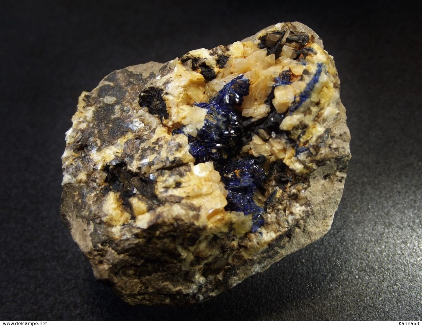 Azurite On Dolomite ( 3.5 X 2 X 2.5 Cm ) Schmitt Dolomite Quarry, Altenmittlau - Main-Kinzig Kreis - Darmstadt - Germany - Mineralien