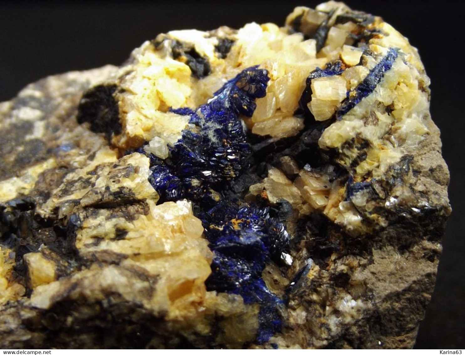 Azurite on Dolomite ( 3.5 x 2 x 2.5 cm ) Schmitt dolomite quarry, Altenmittlau - Main-Kinzig Kreis - Darmstadt - Germany