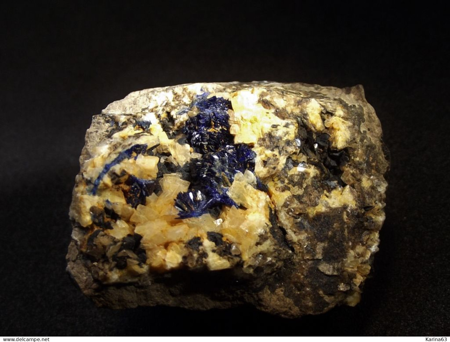 Azurite on Dolomite ( 3.5 x 2 x 2.5 cm ) Schmitt dolomite quarry, Altenmittlau - Main-Kinzig Kreis - Darmstadt - Germany