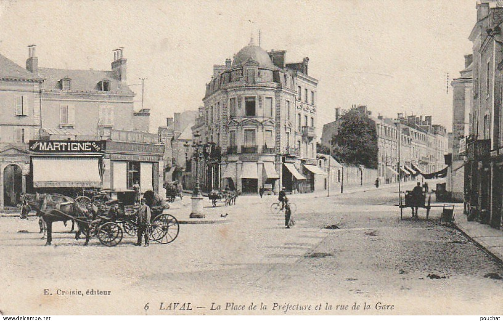 FI 2 -(53) LAVAL  -  LA PLACE DE LA PREFECTURE ET LA RUE DE LA GARE  - CAFE MARTIGNE - ATTELAGES - 2 SCANS - Laval