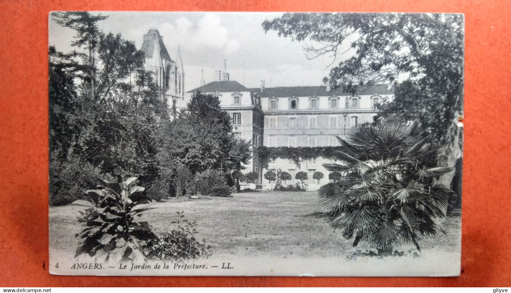 CPA (49) Angers. Le Jardin De La Préfecture.. (7A.n°117 ) - Angers