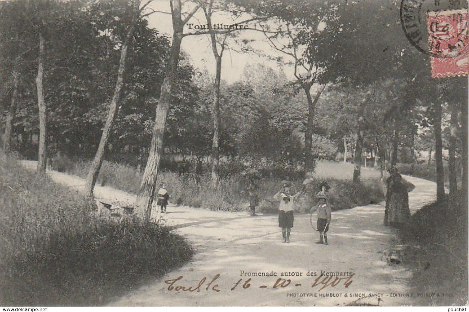 FI 3 -(54) TOUL - PROMENADE AUTOUR DES REMPARTS - ANIMATION - ENFANTS AVEC CERCEAU  -  2 SCANS - Toul