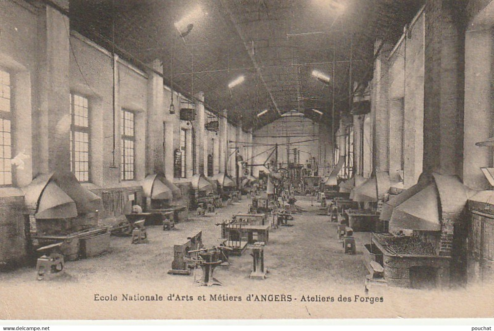 EP 19  -(49) ANGERS  -  ECOLE NATIONALE D'ARTS ET METIERS D'ANGERS - ATELIER DES FORGES  -  2 SCANS - Angers