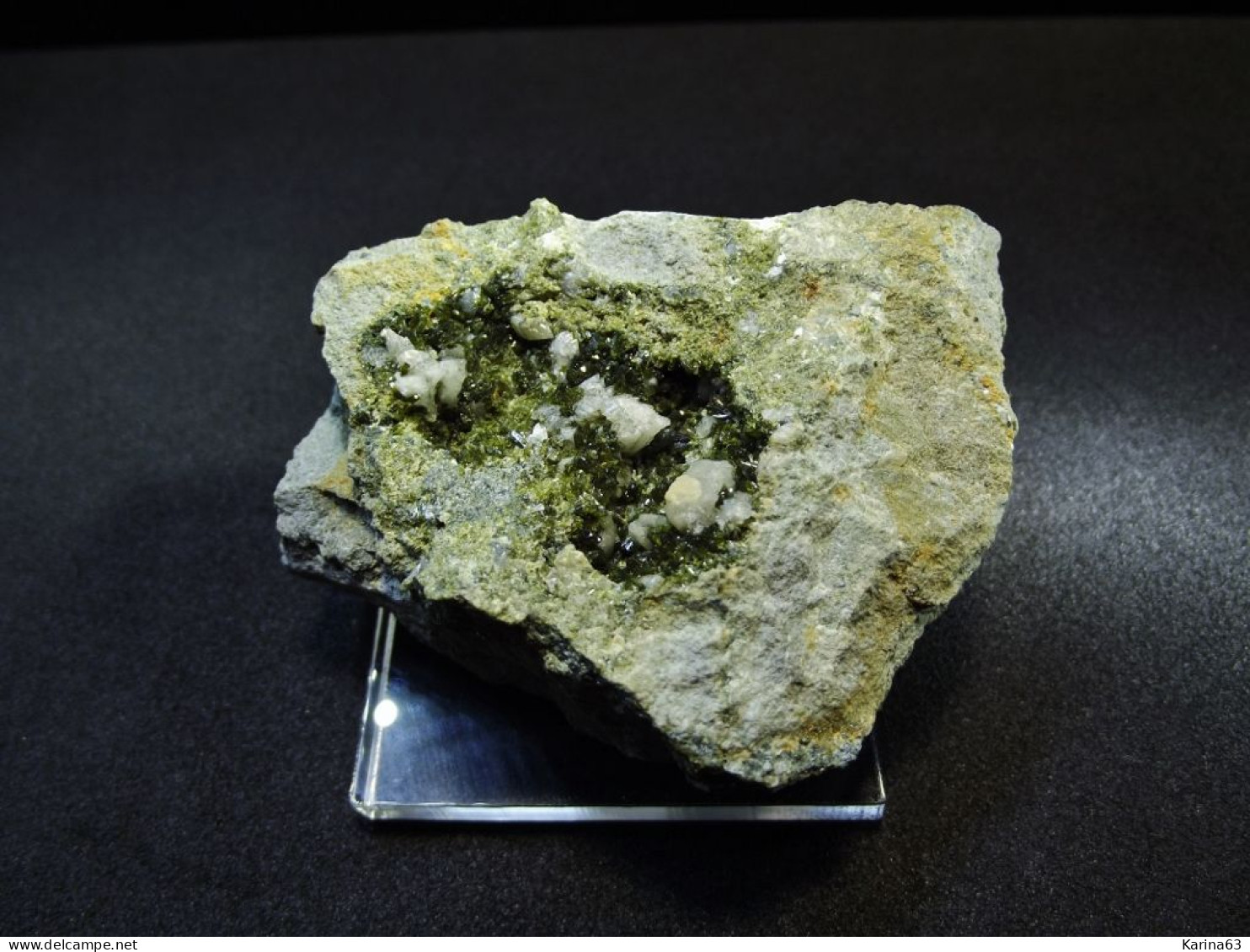 Epidote With Gypsum And Calcite ( 6 X 4 X 2 Cm.) - Senhora Da Luz  Quarry - Obidos - Leiria District - Portugal - Mineralen