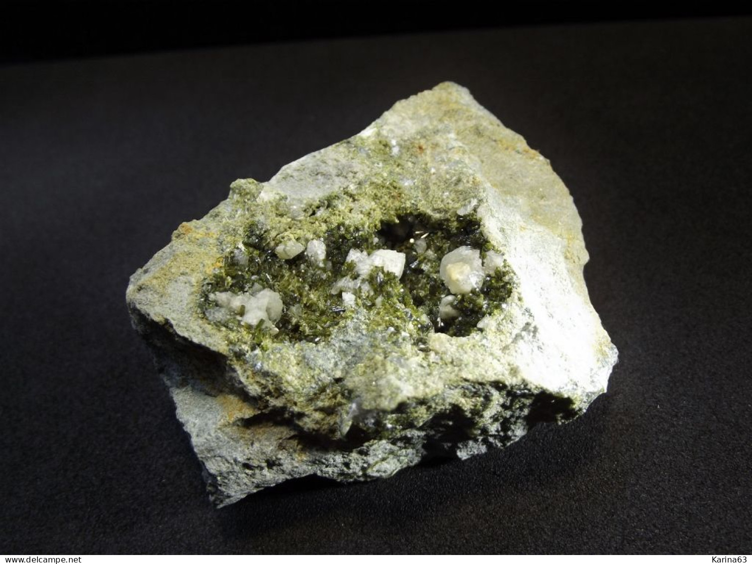 Epidote With Gypsum And Calcite ( 6 X 4 X 2 Cm.) - Senhora Da Luz  Quarry - Obidos - Leiria District - Portugal - Mineralien