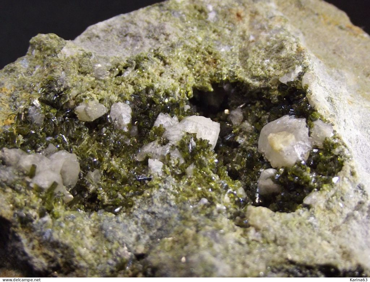 Epidote With Gypsum And Calcite ( 6 X 4 X 2 Cm.) - Senhora Da Luz  Quarry - Obidos - Leiria District - Portugal - Minerals