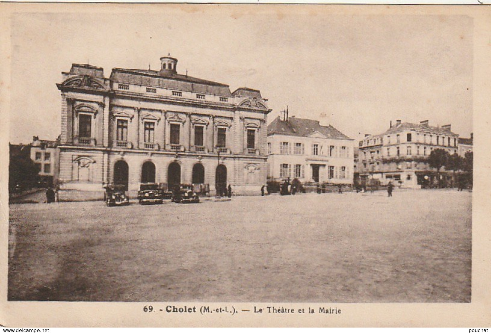 EP 20 -(49) CHOLET  -  LE THEATRE ET LA MAIRIE  -  AUTOMOBILES  -  2 SCANS - Cholet