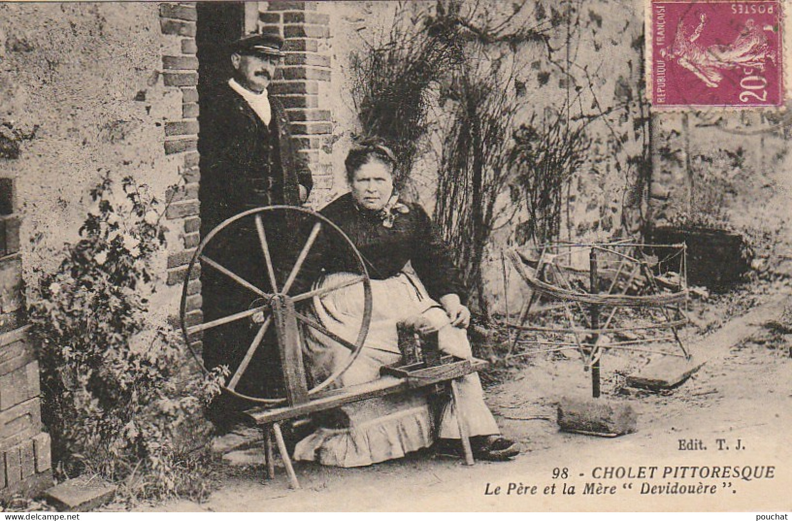 EP 20 -(49) CHOLET PITTORESQUE  - LE PERE ET LA MERE " DEVIDOUERE "  -  ROUET -  2 SCANS - Personen