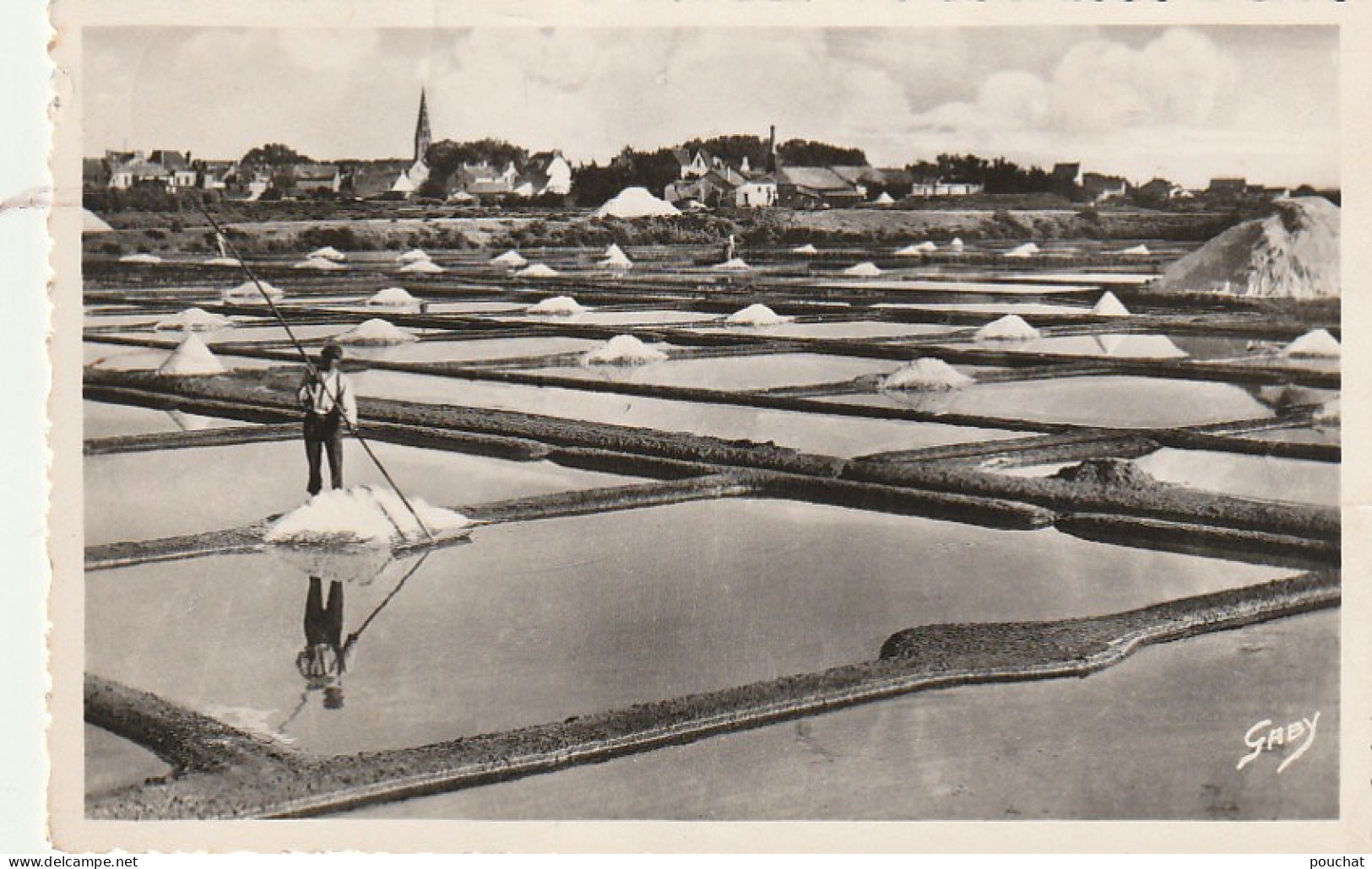 EP 9 -(44) LE POULIGUEN  -  MARAIS SALANTS ET PALUDIERS AU TRAVAIL   -  2 SCANS - Autres & Non Classés