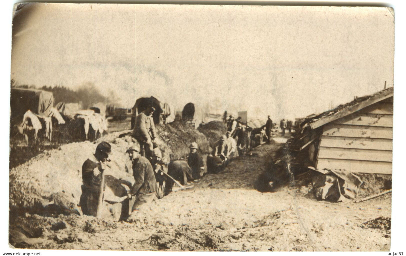 Militaria - Guerre - Militaires Creusant Une Tranchée - Régiments - Régiment - Carte Photo - A Identifier - état - Regimenten