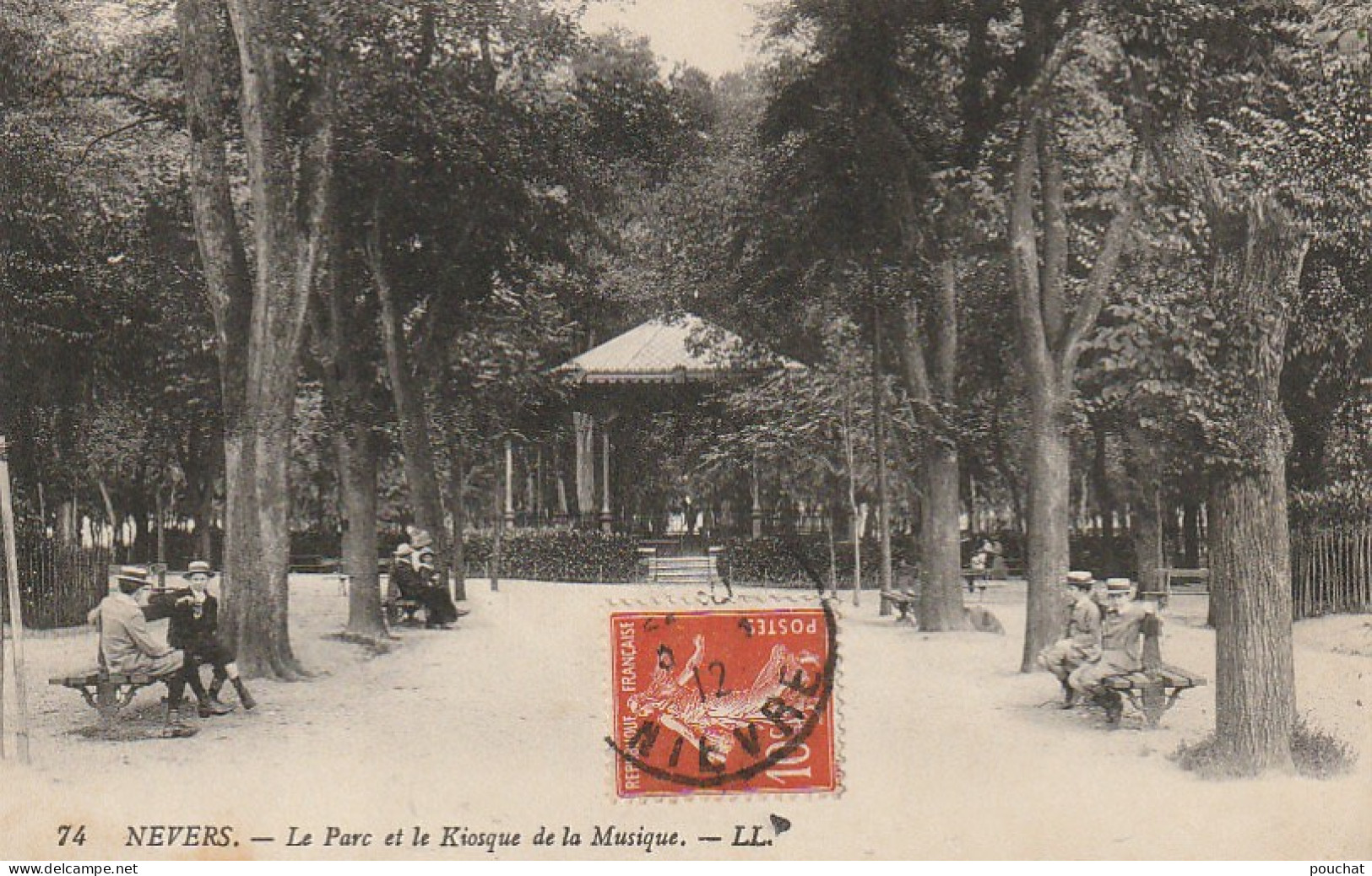 FI 22 -(58) NEVERS  -  LE PARC ET LE KIOSQUE DE LA MUSIQUE  - ANIMATION -  2 SCANS - Nevers