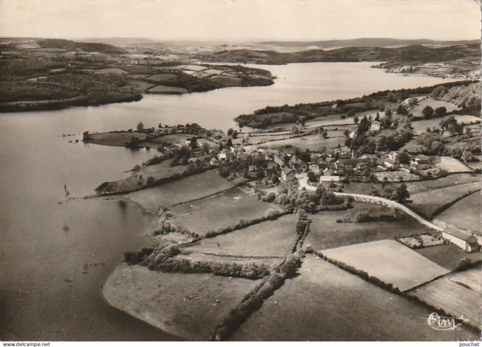 FI 23 -(58) PANNECIERE  -  VUE AERIENNE SUR LE LAC ET LE VILLAGE DE CHAUMARD  -  2 SCANS - Sonstige & Ohne Zuordnung