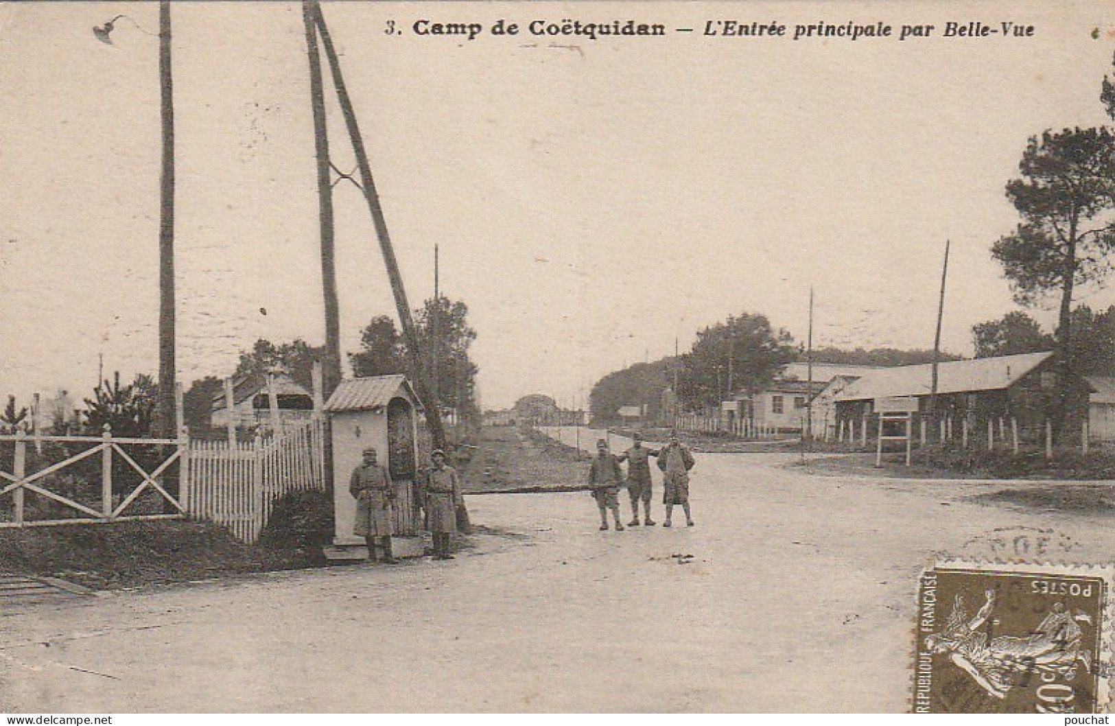 FI 14 -(56) CAMP DE COETQUIDAN  -  L'ENTREE PRINCIPALE PAR BELLE VUE  - ANIMATION -  2 SCANS - Guer Cötquidan