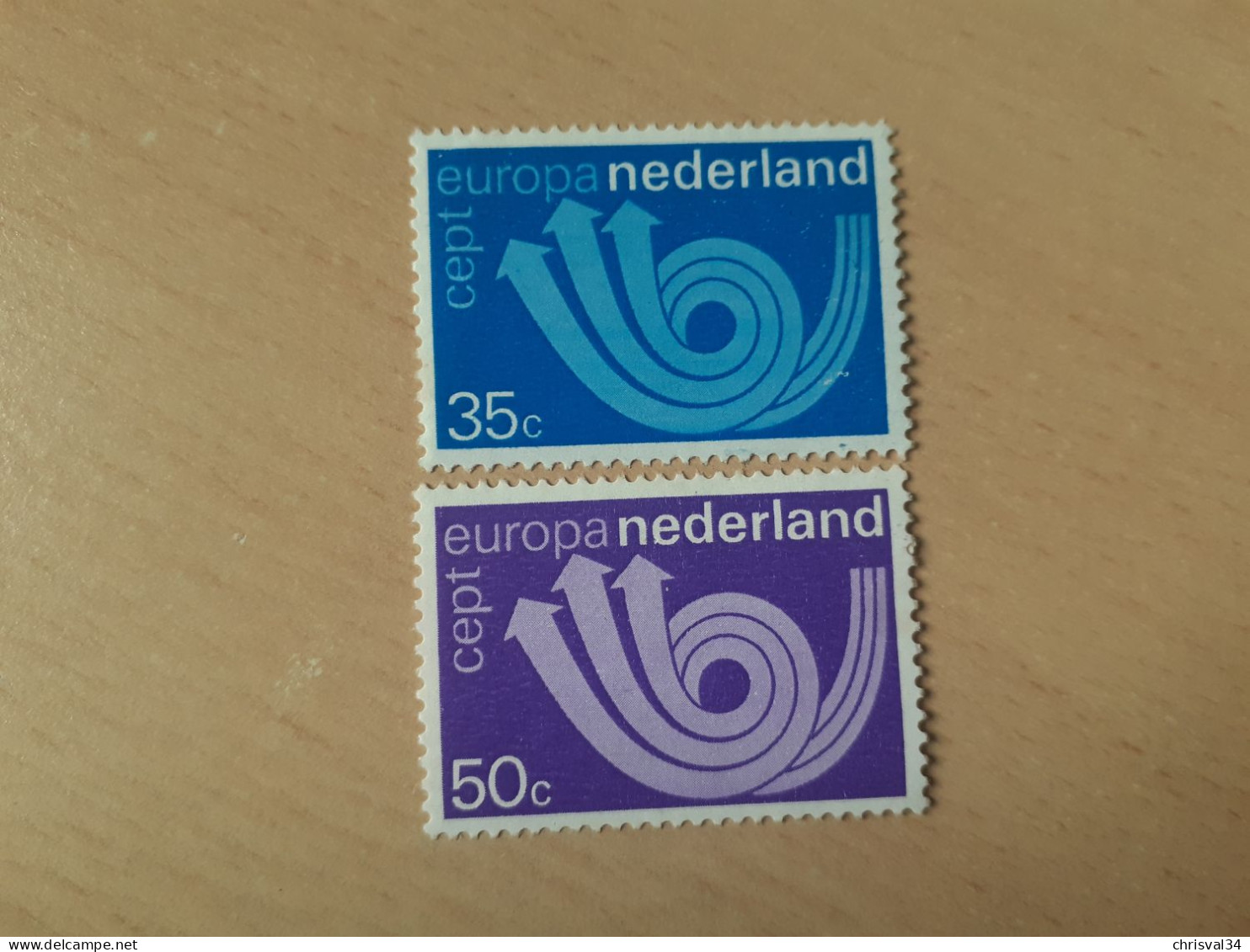 TIMBRES   PAYS-BAS   ANNEE   1973   N  982  /  983   COTE  2,50  EUROS   NEUFS  LUXE** - Nuevos