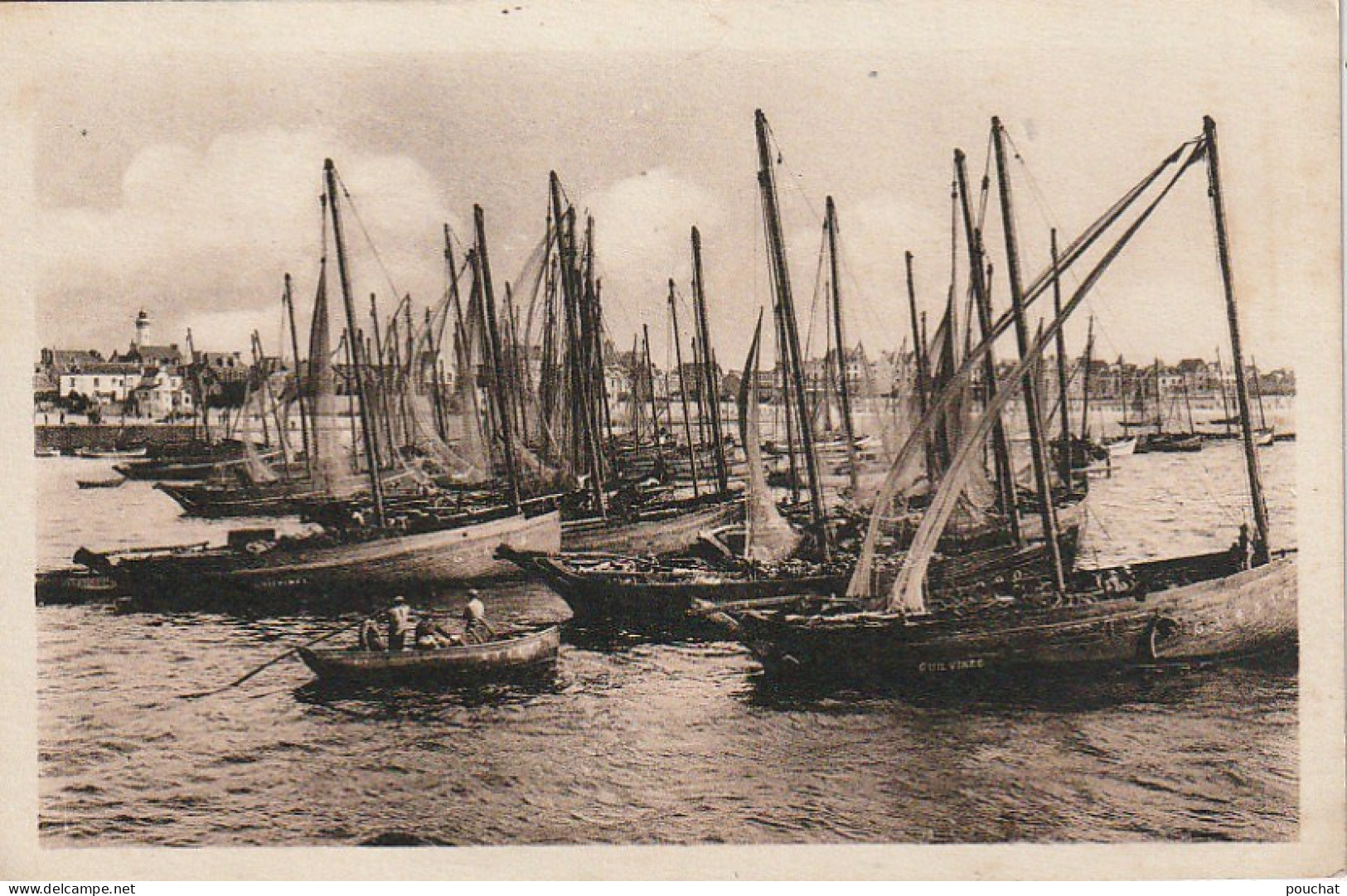 FI 17 -(56) QUIBERON  -  LES FILETS BLEUS DANS LE PORT MARIA   - 2 SCANS - Quiberon