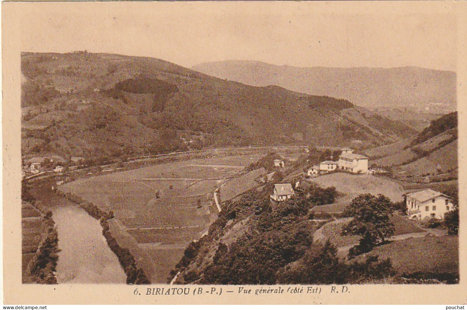 GU 25 -(64) BIRIATOU - VUE GENERALE ( COTE EST ) - TAMPON PUBLICITAIRE : FERRONNIER , BROCANTEUR PUCHULUTEGUY  - 2 SCANS - Biriatou