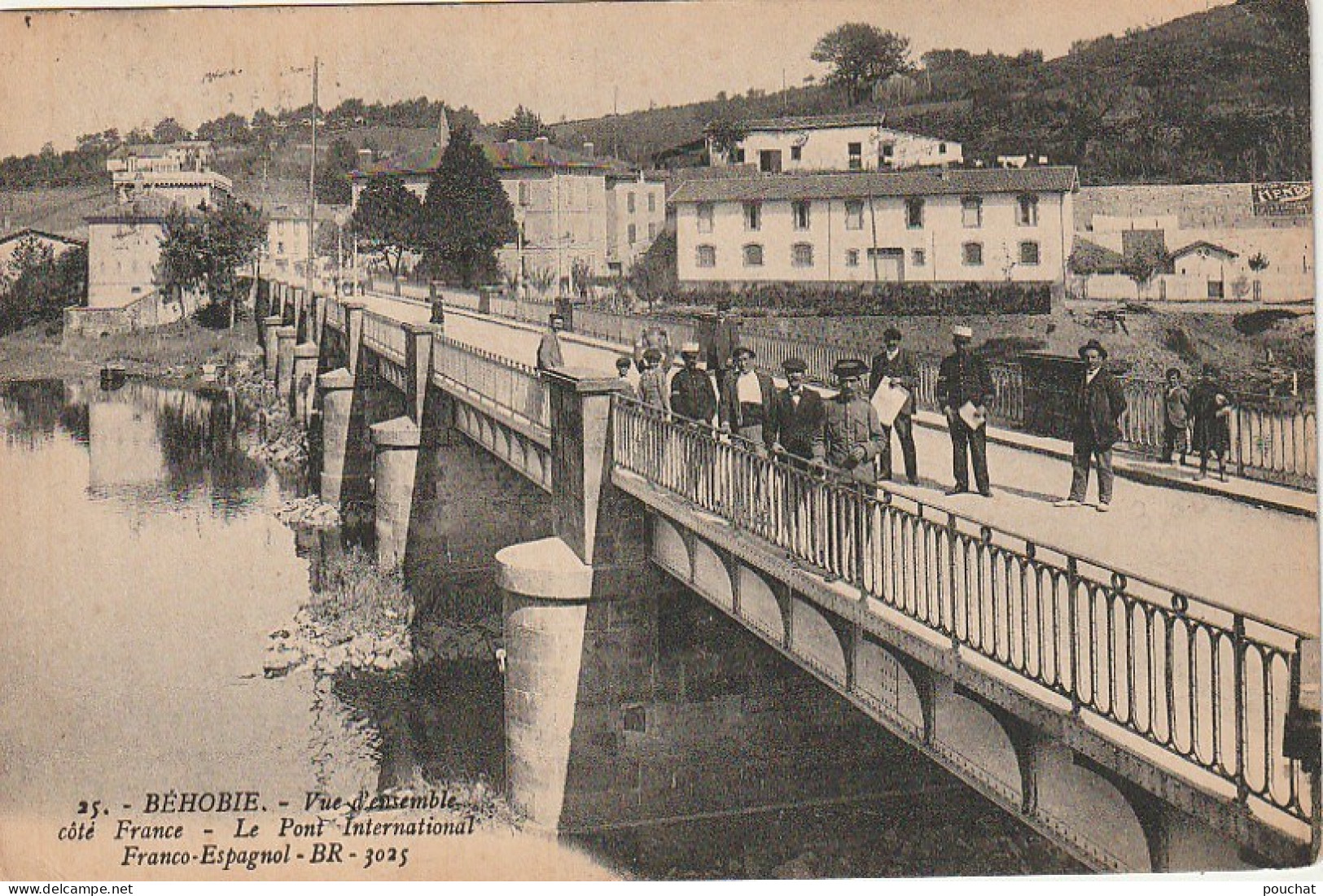 GU 25 -(64) BEHOBIE - VUE D'ENSEMBLE COTE FRANCE - LE PONT INTERNATIONAL FRANCO ESPAGNOL - ANIMATION -  2 SCANS - Béhobie