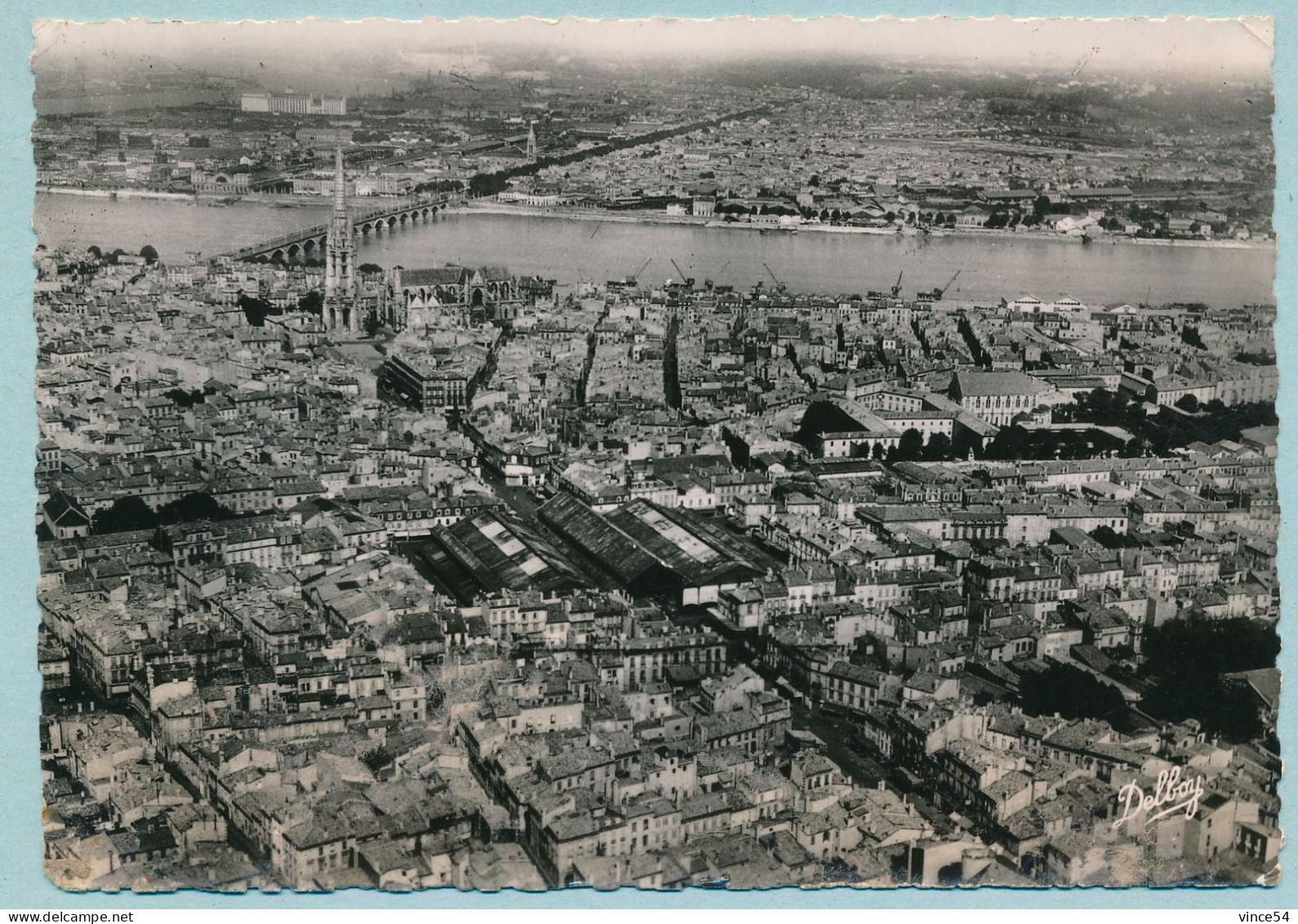 BORDEAUX - Vue Aérienne. Le Quartier Saint-Michel. Le Pont De Pierre Et La Bastide - Bordeaux