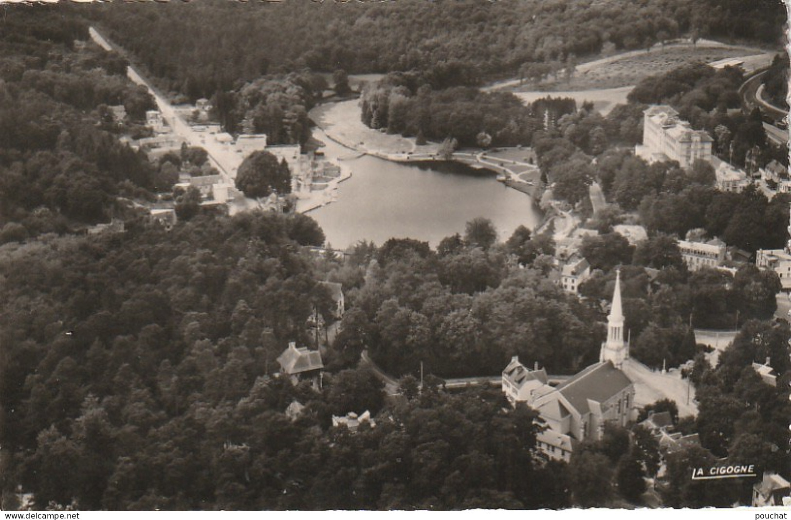 GU 5 -(61) BAGNOLES DE L'ORNE - VUE AERIENNE - 2 SCANS - Bagnoles De L'Orne