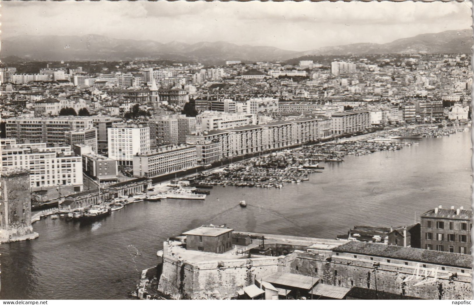 13-Marseille Vue Aérienne Sur Le Port Et La Ville - Alter Hafen (Vieux Port), Saint-Victor, Le Panier