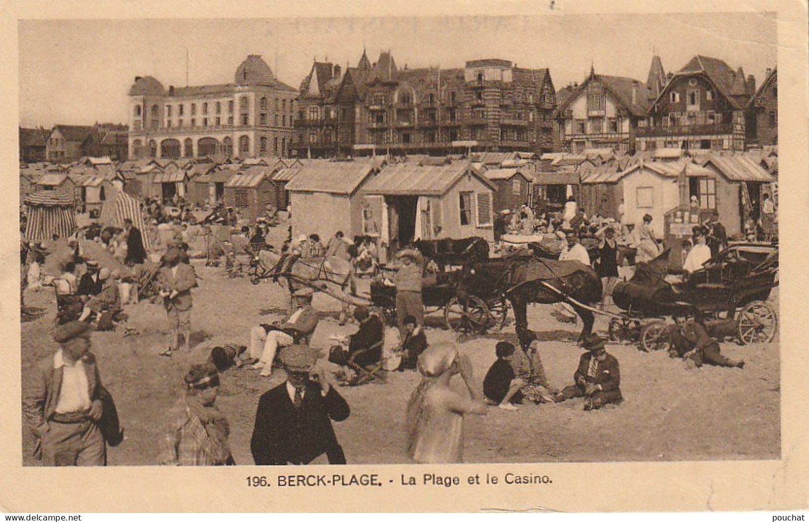 GU 7 -(62) BERCK PLAGE  -  LA PLAGE ET LE CASINO -  CALECHES - CABINES DE PLAGE  - ESTIVANTS  - 2 SCANS - Berck