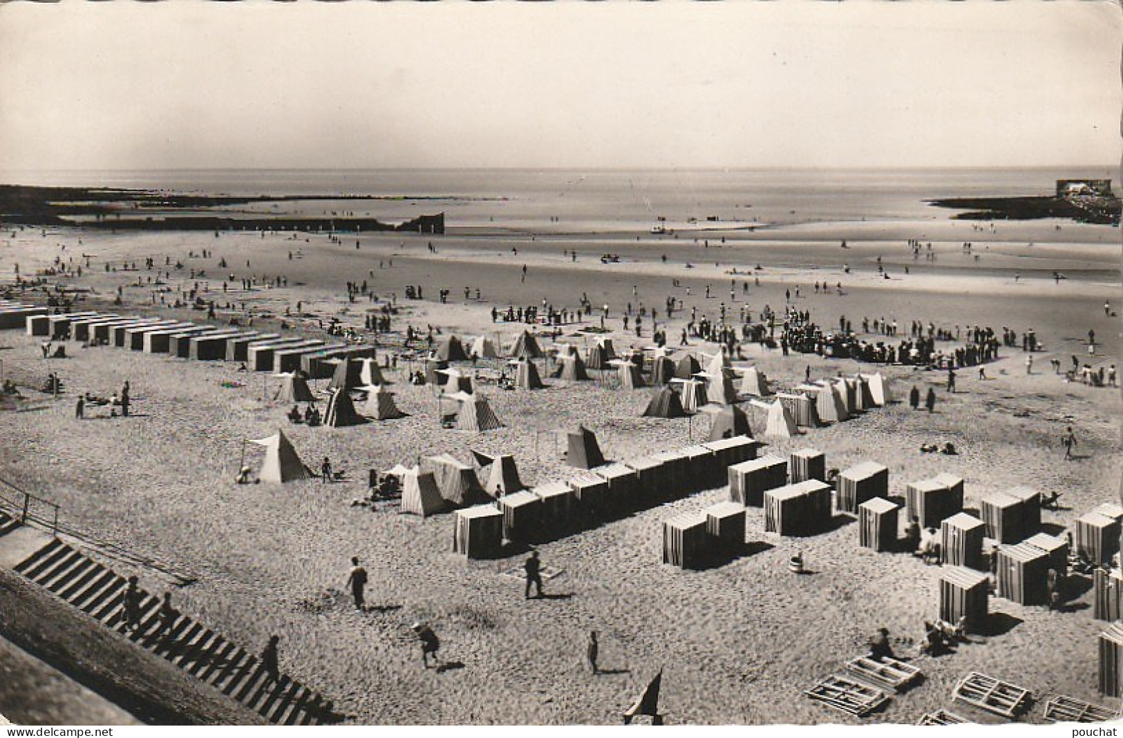 GU 9 -(62) LE PORTEL  - LA PLAGE - VUE GENERALE - CABINES ET TENTES DE PLAGE  - 2 SCANS - Le Portel