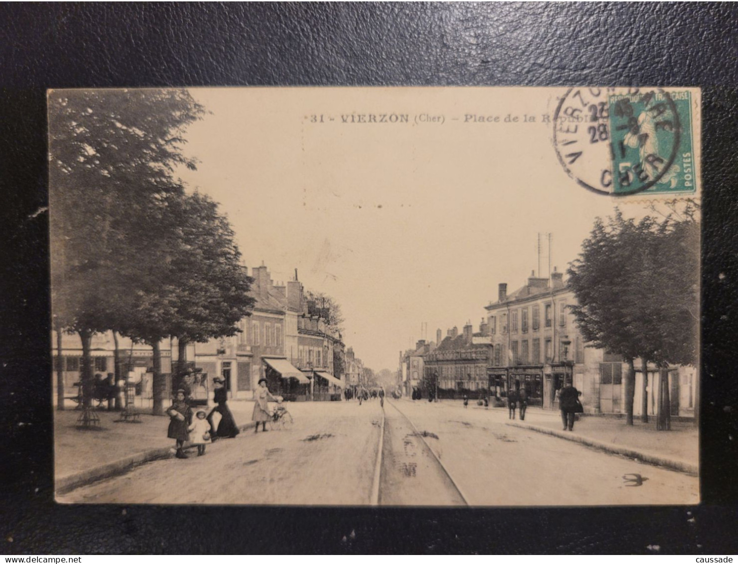18 - VIERZON - Place De La Republique - Vierzon