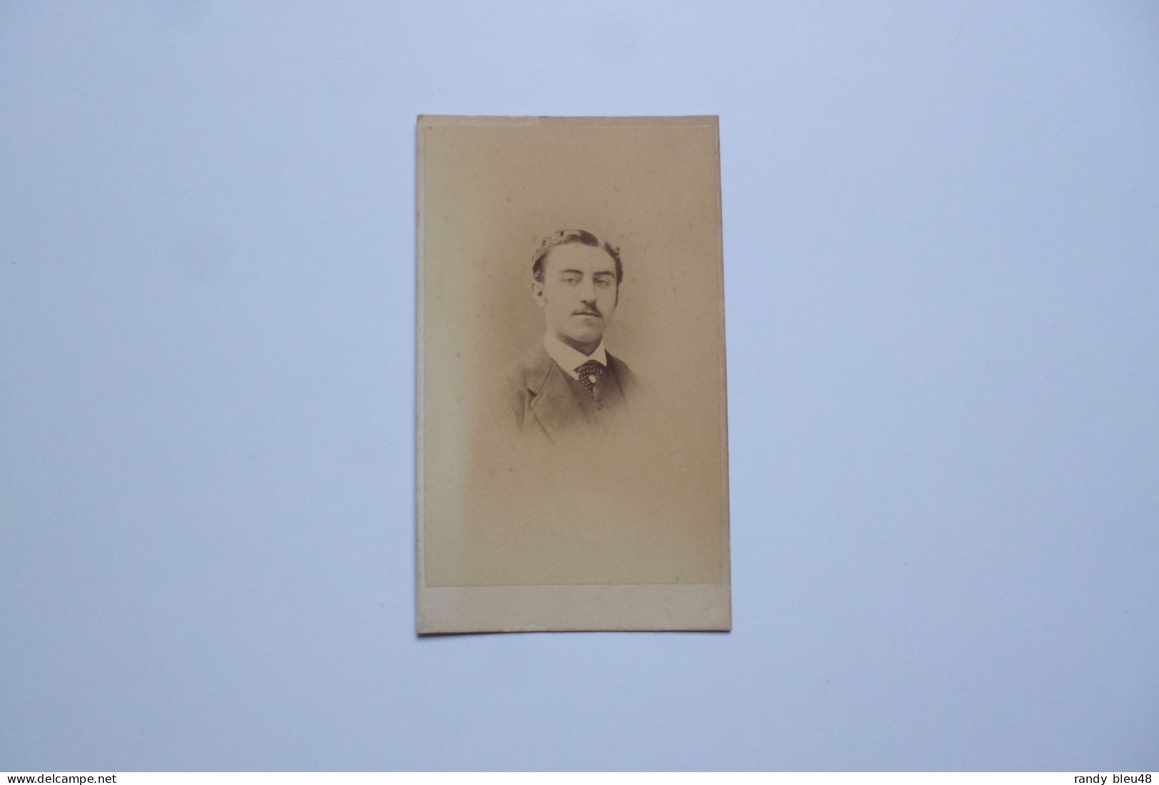 Photographie CDV -  Jeune Homme  -  Photographie LE GRAY  -  35 Bd Des Capucines  -  PARIS - Autres & Non Classés