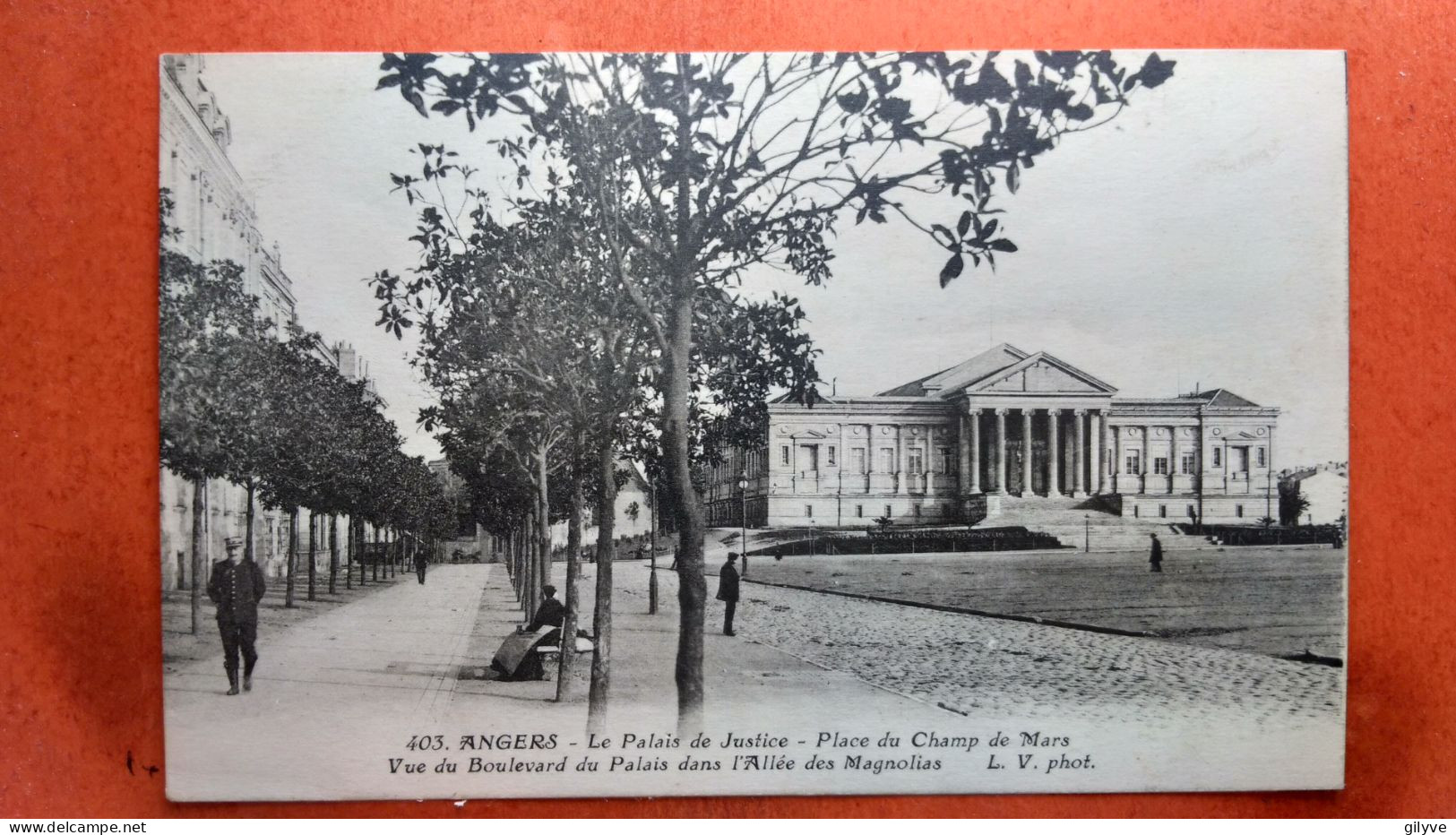 CPA (49) Angers. Le Palais De Justice. Place Du Champ De Mars. Animation. (7A.n°145) - Angers