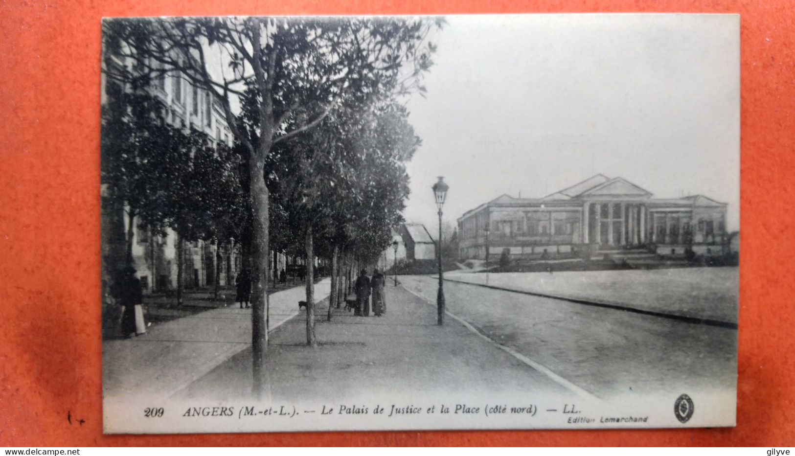 CPA (49) Angers. Le Palais De Justice. Place Du Champ De Mars. Animation. (7A.n°147) - Angers