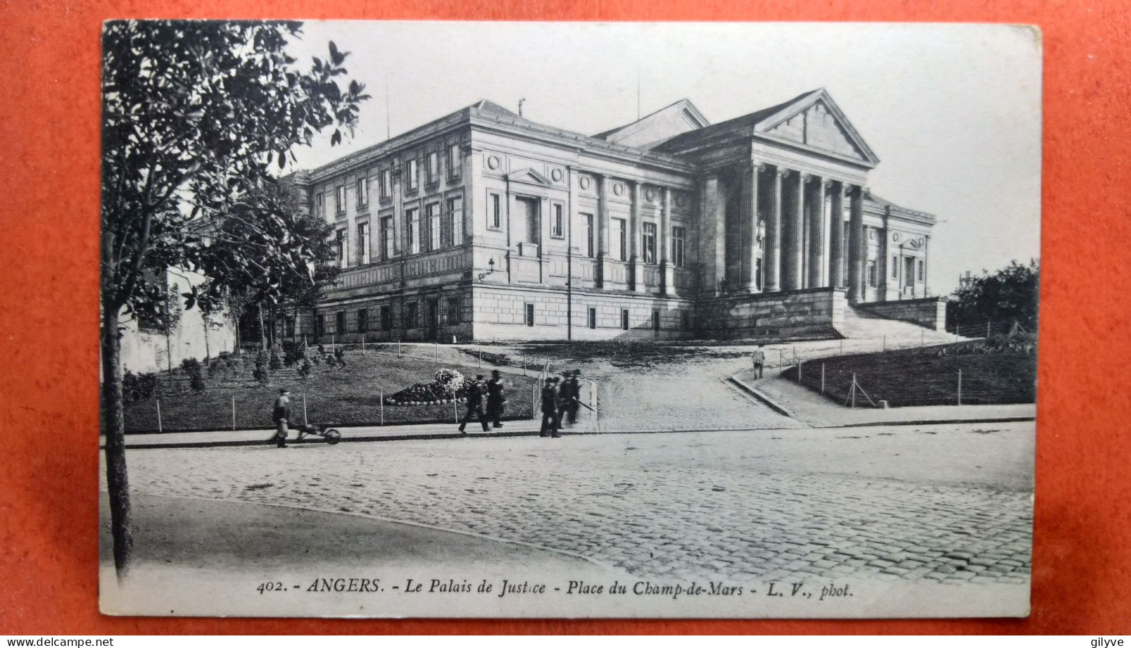 CPA (49) Angers. Le Palais De Justice. Place Du Champ De Mars. Animation. (7A.n°149) - Angers