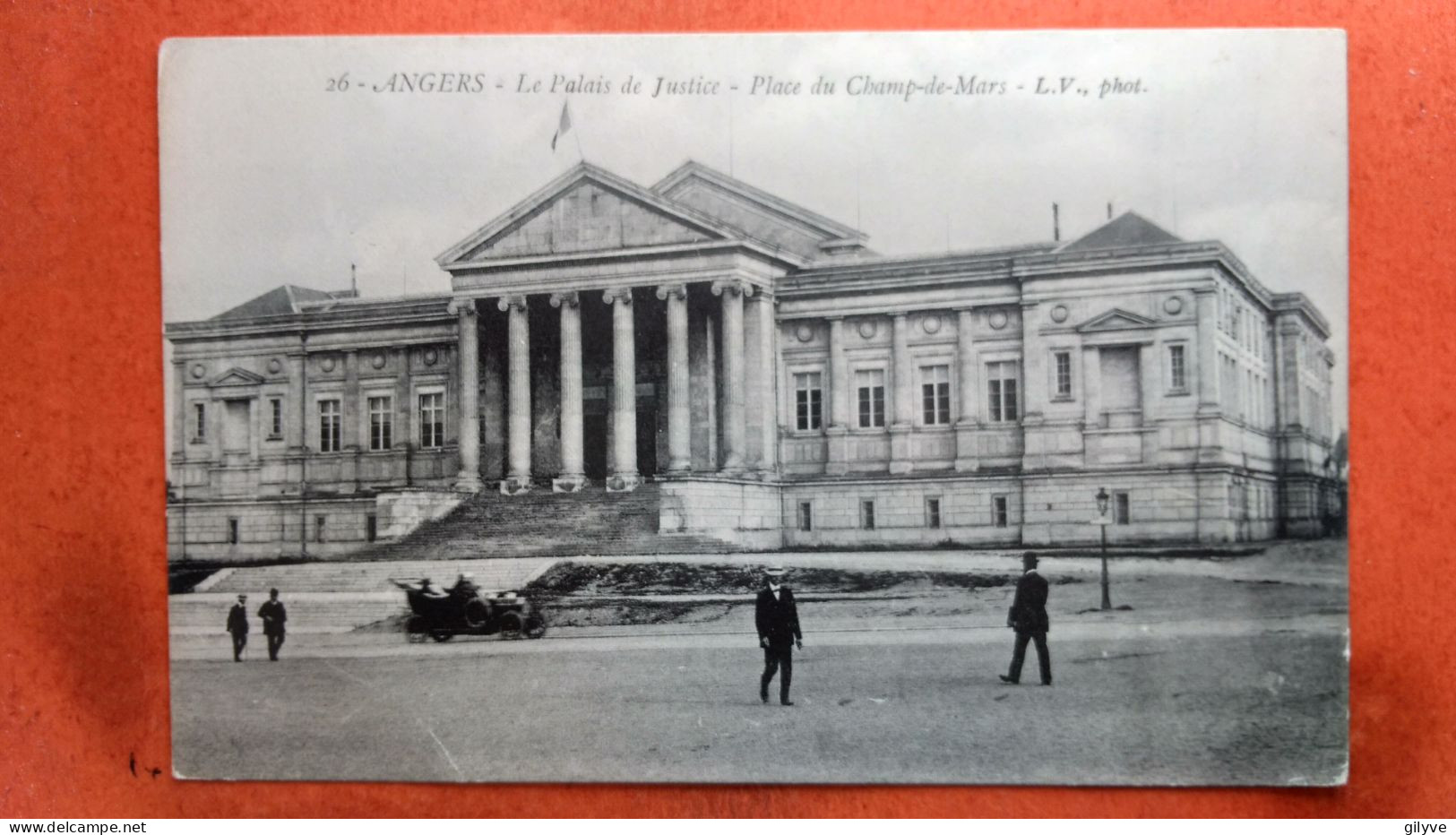 CPA (49) Angers. Le Palais De Justice. Place Du Champ De Mars. Animation. (7A.n°157) - Angers