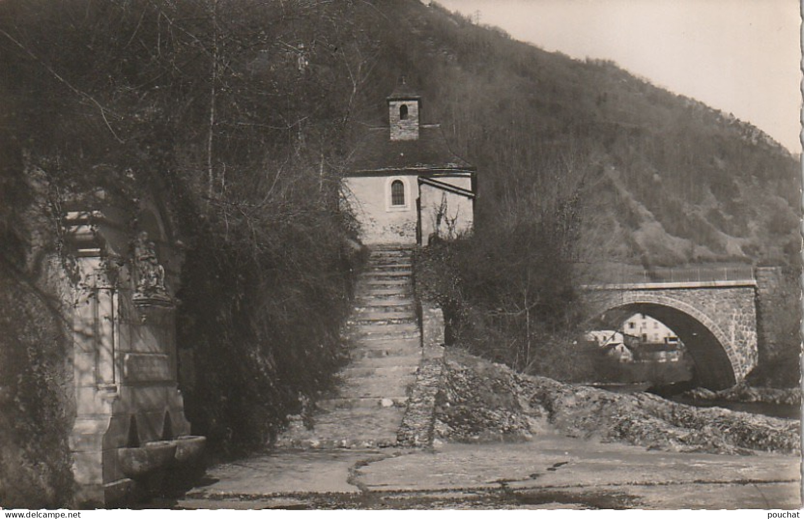 GU Nw  -(65) SARRANCE  -  LA FONTAINE MIRACULEUSE ET LA CHAPELLE    - 2 SCANS - Autres & Non Classés