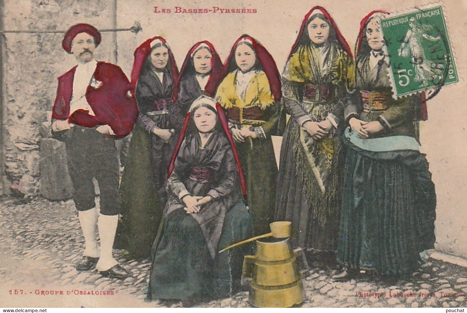 GU Nw -(64) LES BASSES PYRENEES  - GROUPE D'OSSALOISES  - JEUNES FEMMES EN COSTUME TRADITIONNEL AVEC CAPULET - 2 SCANS - Costumi